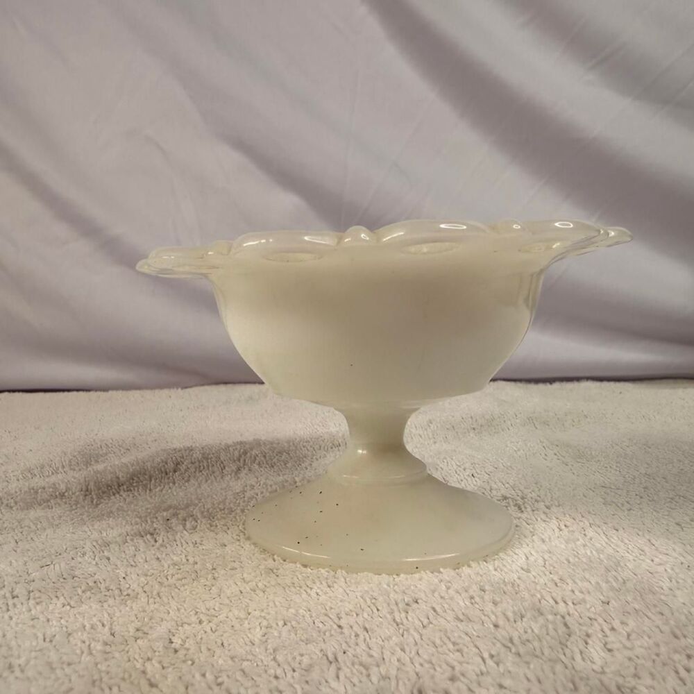 Anchor-hocking White and Cream Dinnerware